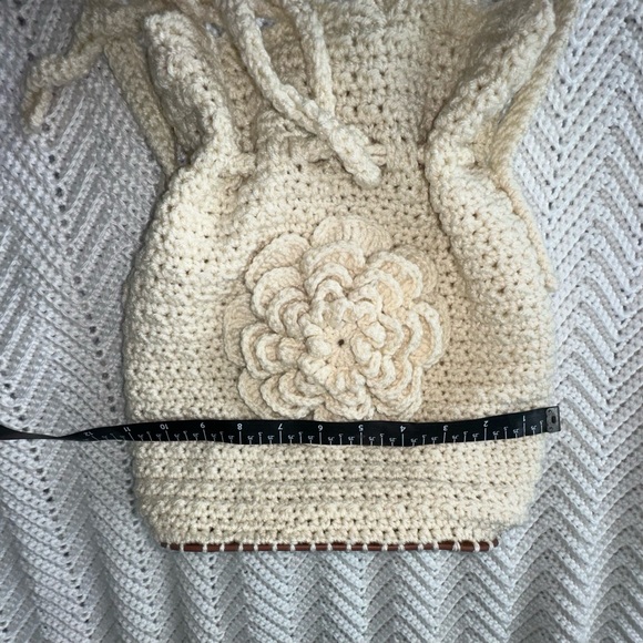 Handmade Crochet Cream Bucket Crossbody Bag with Faux Leather Bottom - Picture 8 of 9